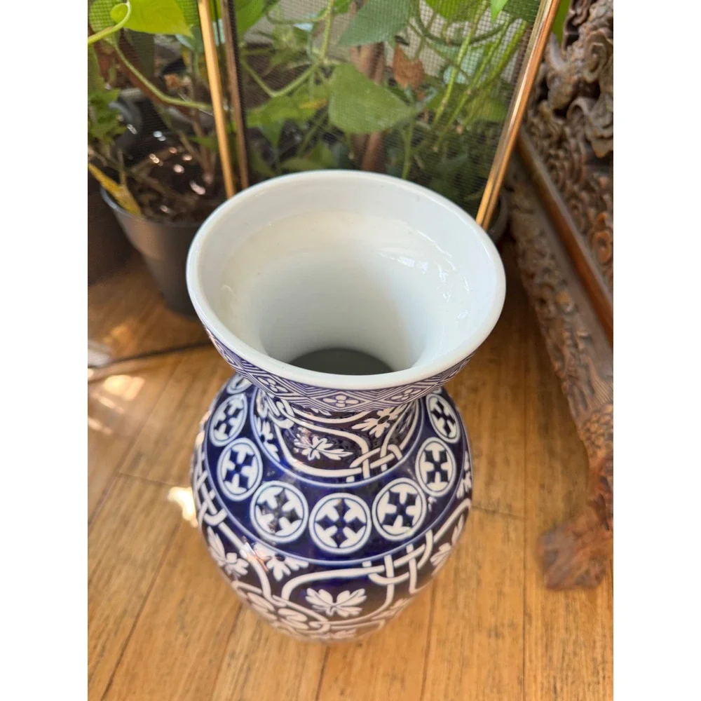 Z Gallerie Indigo Blue Clover Ceramic Vase 20.5